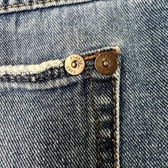Free People Mid Rise Distressed Cutoff Denim Shorts Festival Boho Casual Size 29 - Picture 5 of 8